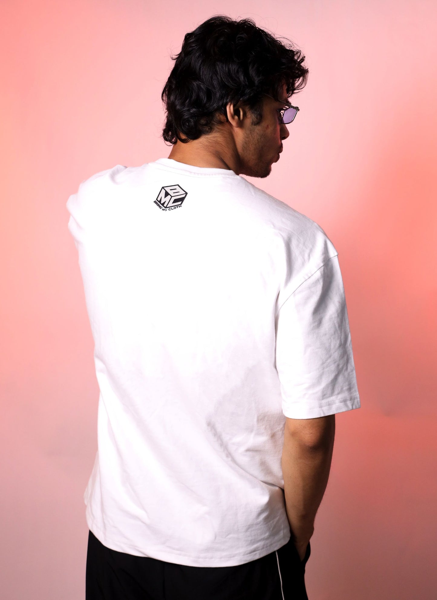 REALISTIC TEE