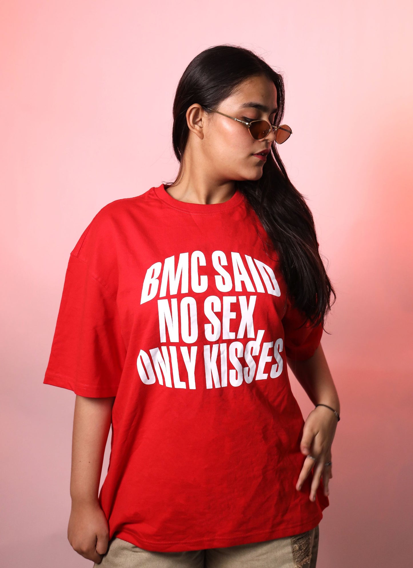 KISSES TEE