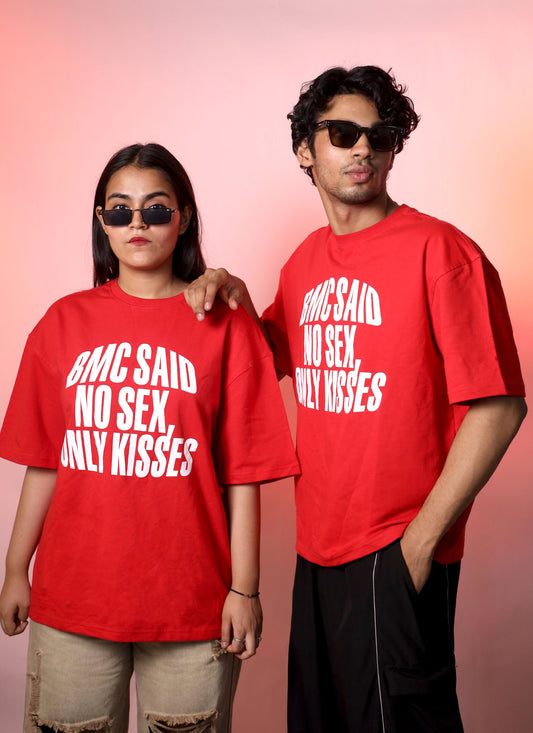 KISSES TEE