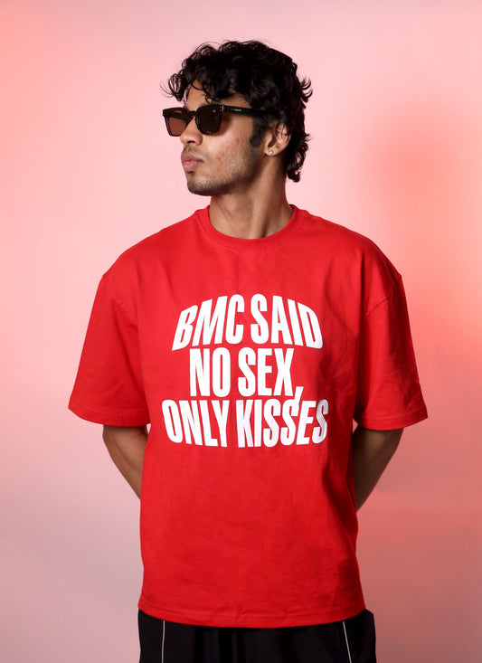 KISSES TEE