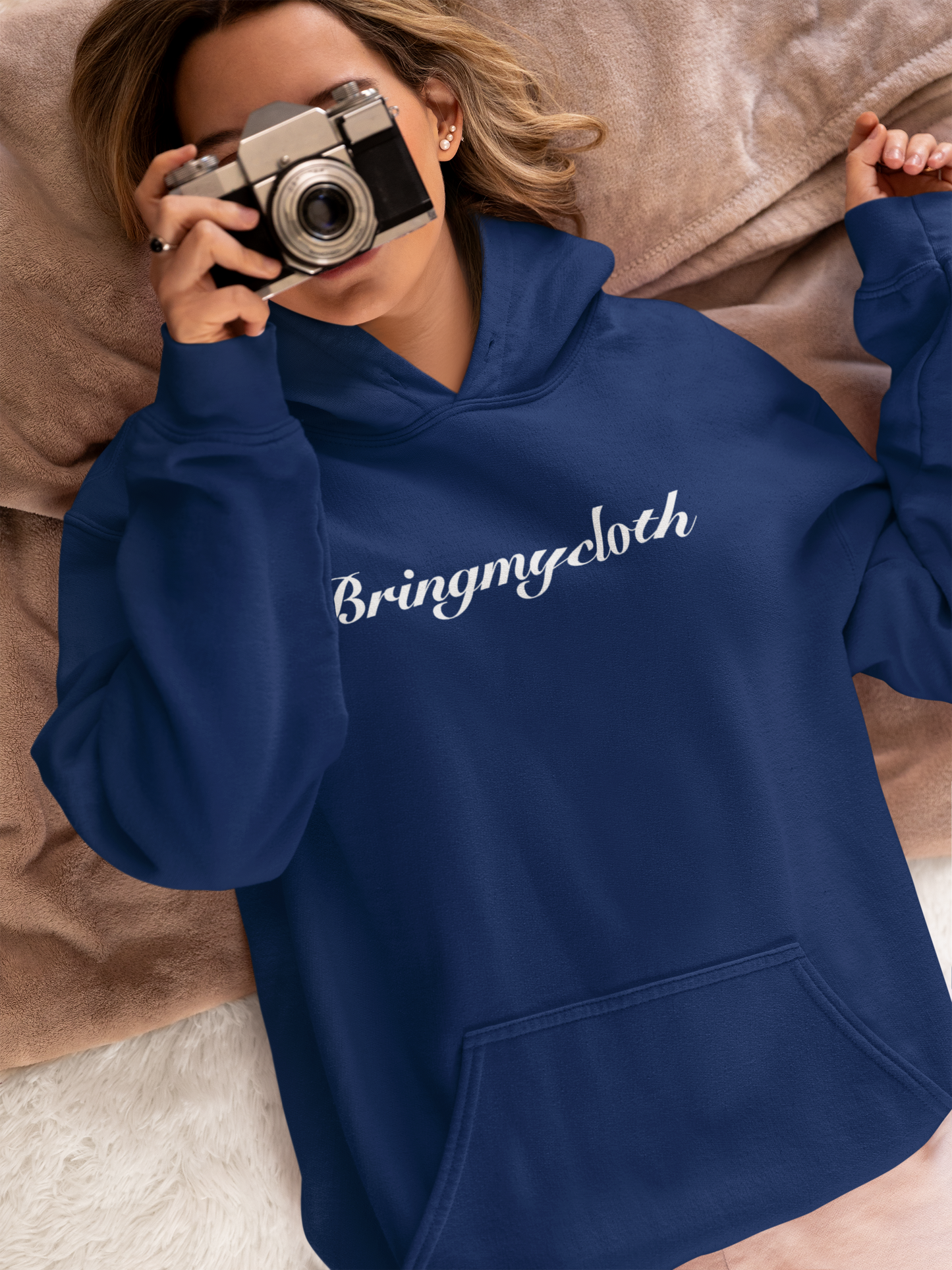 BE STRONG HOODED SWEATSHIRT